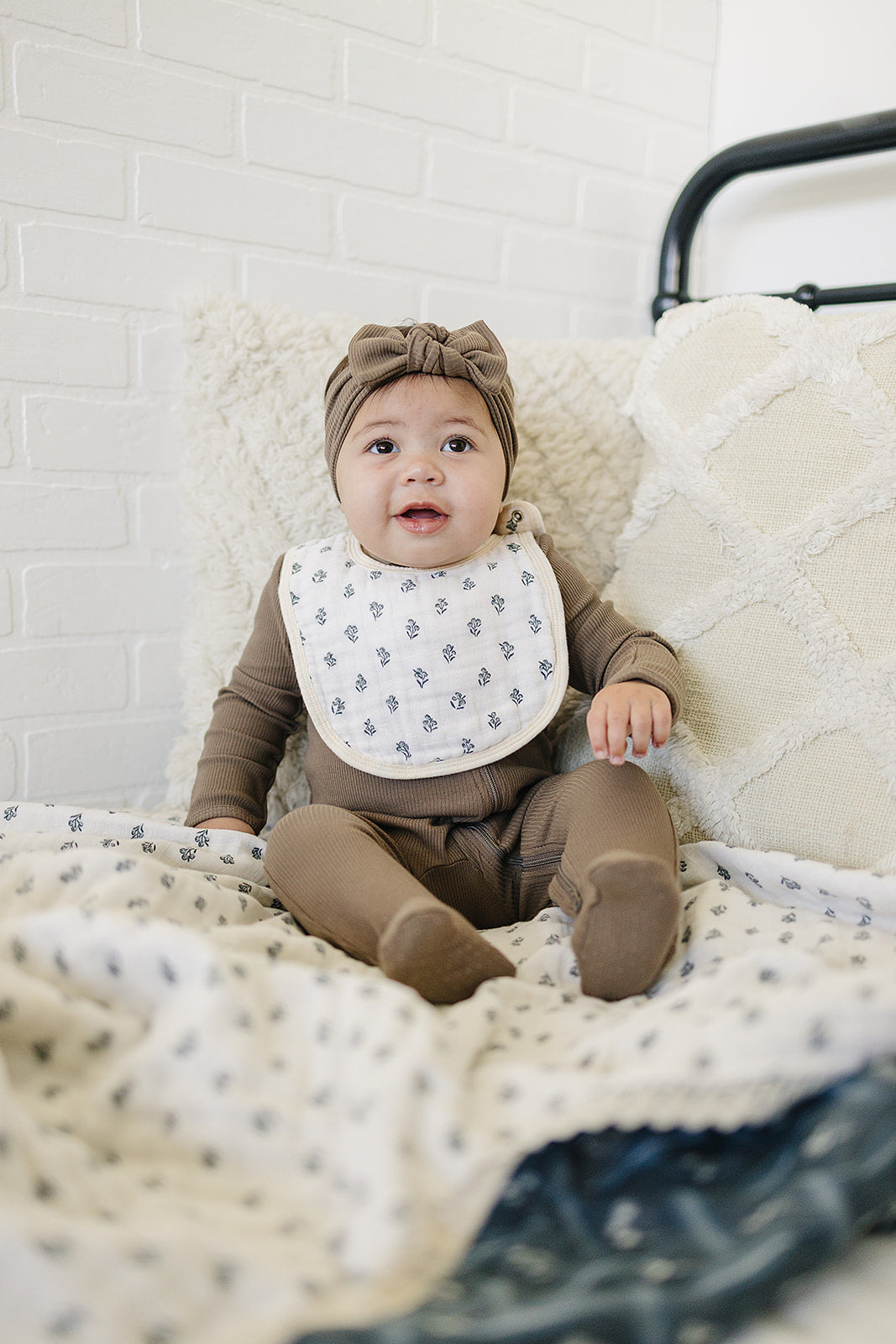 Cream Berry Classic Muslin Bib - HoneyBug 