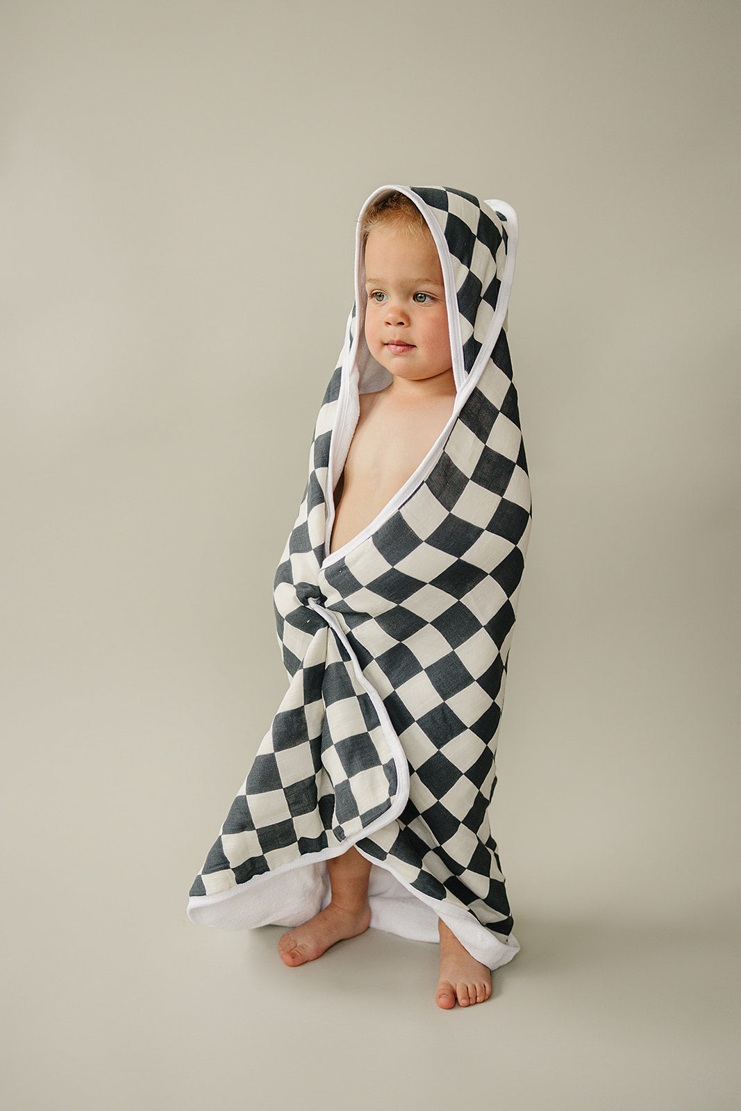Charcoal Checkered Muslin Hooded Towel - HoneyBug 
