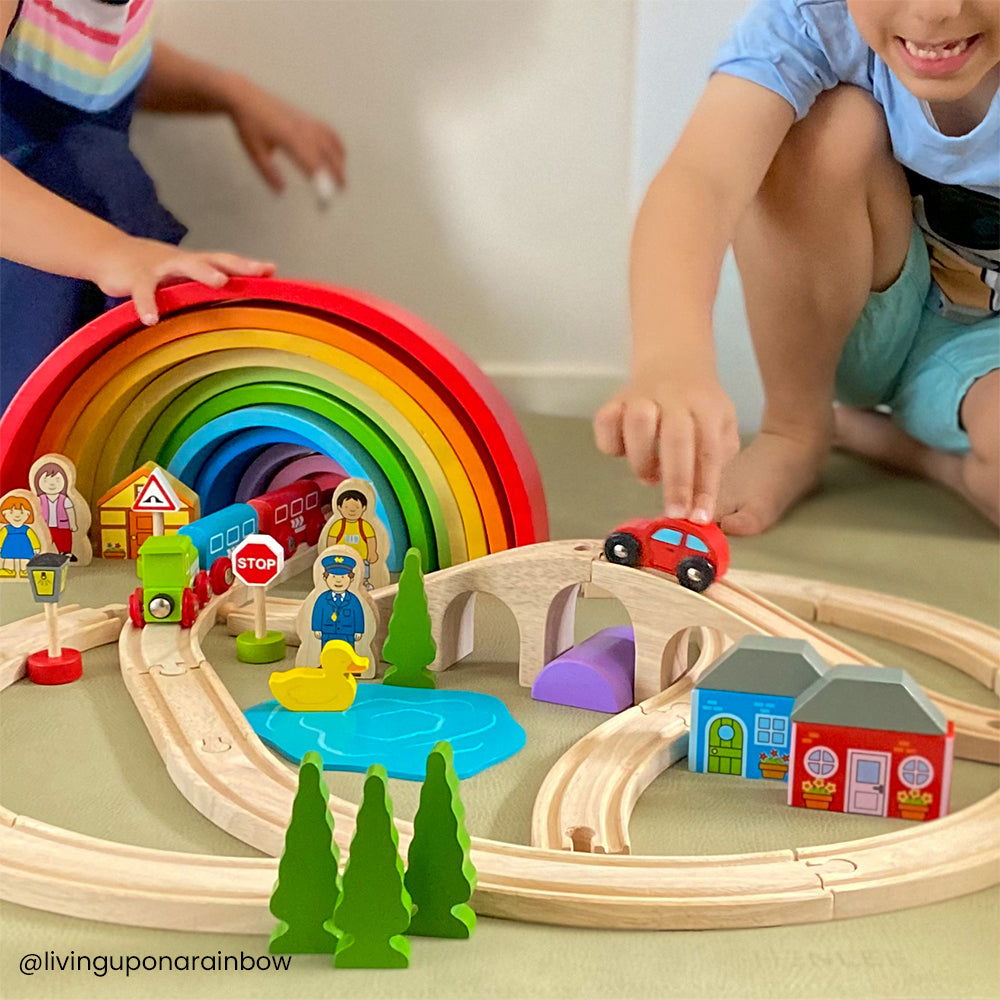 Figure of Eight Train Set - HoneyBug 