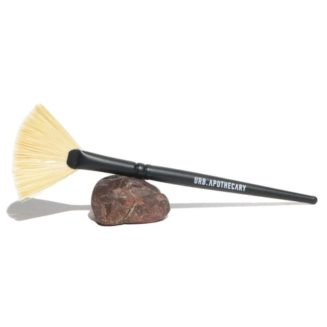 Fan Mask Brush - HoneyBug 