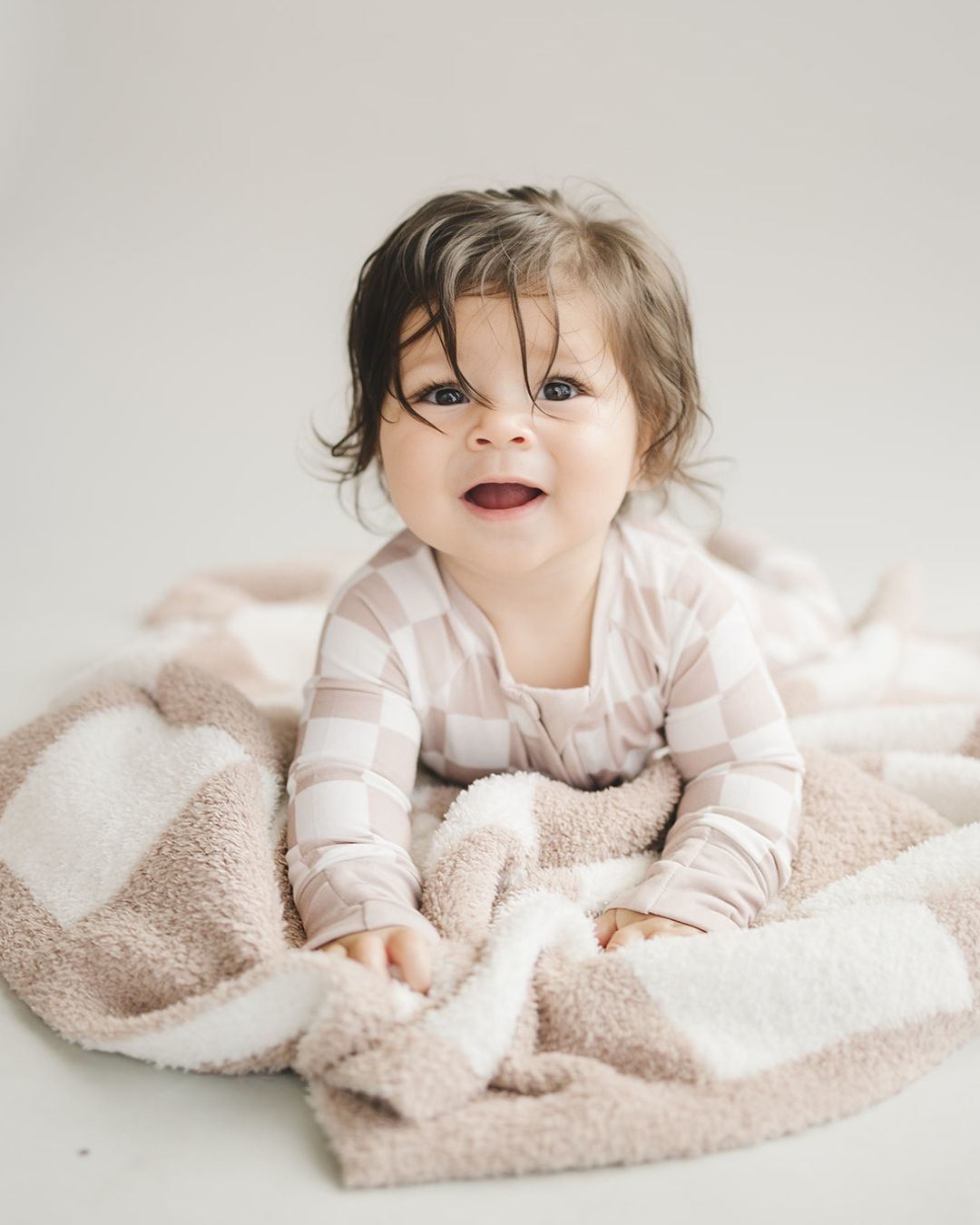 Checkered Plush Blanket | Latte - HoneyBug 