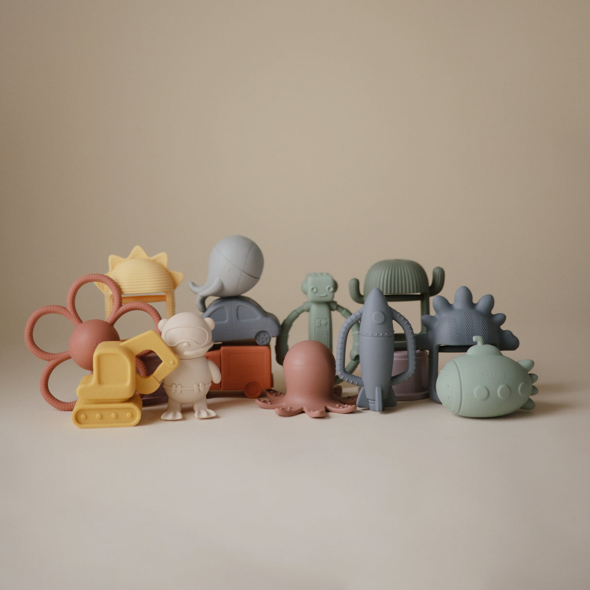 Robot Rattle Teether - HoneyBug 