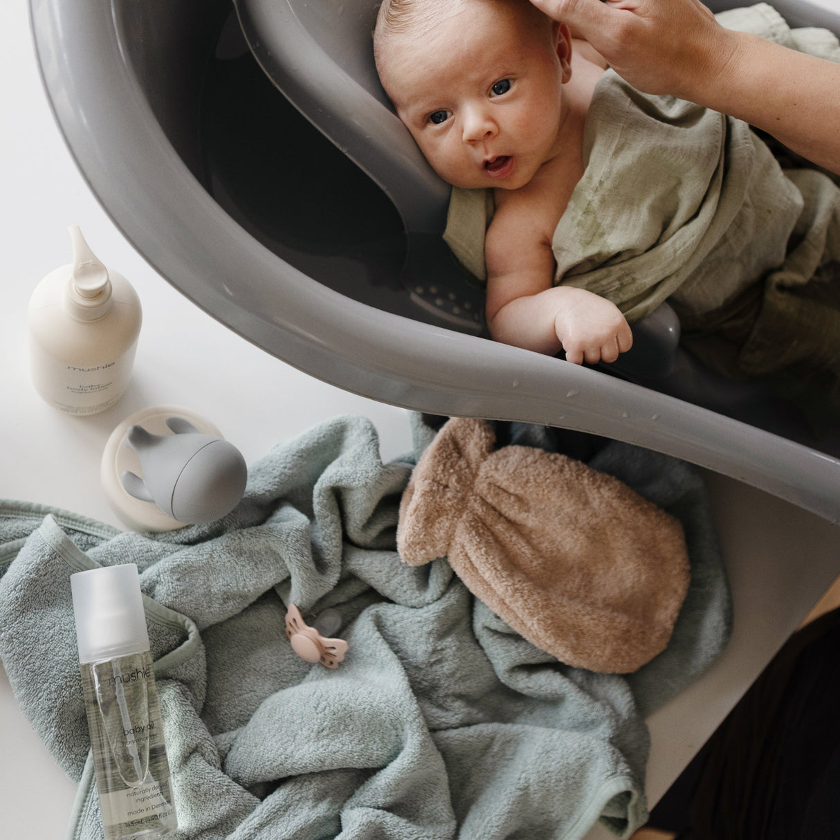 Baby Oil (145 mL) - HoneyBug 