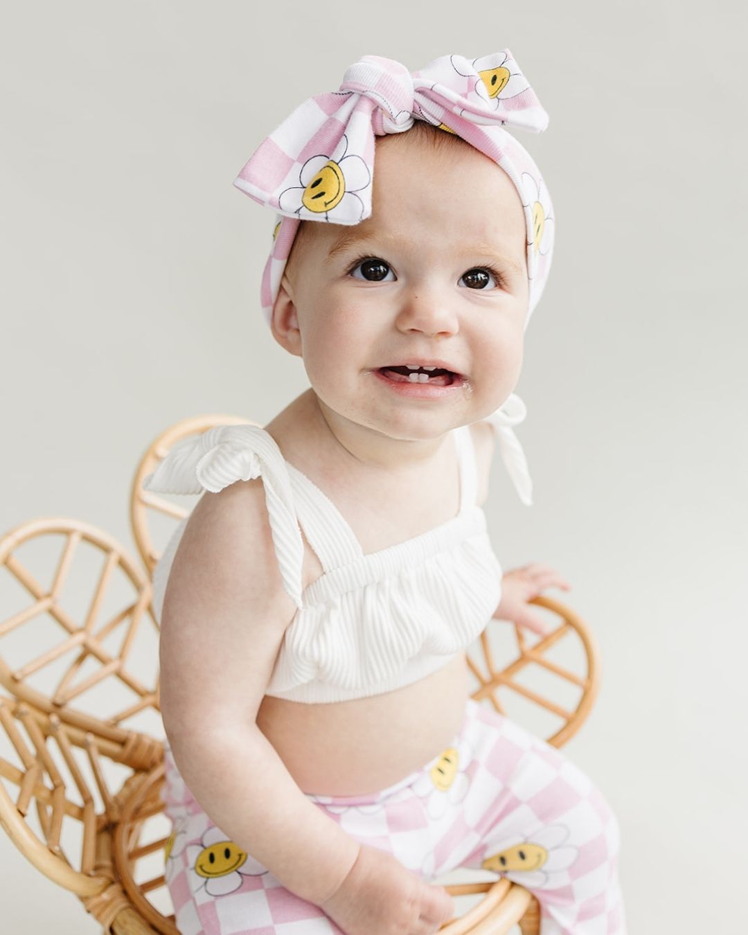 Smiley Daisy Headband - HoneyBug 