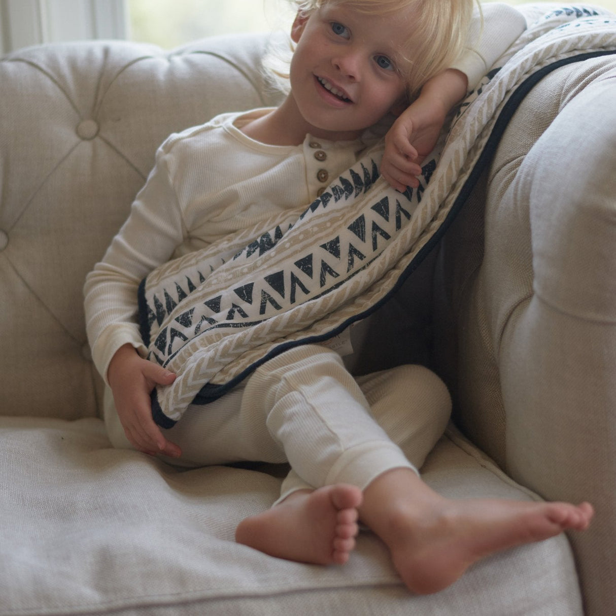 Pyramid Cotton Muslin Newcastle Blanket - HoneyBug 